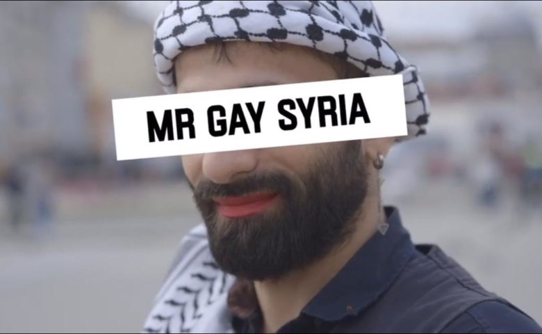 Mr Gay Syria sur écran rose